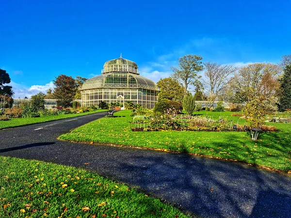 Ese Jardín Botánico Dublín Que Tiene Hermosas Flores Edificios Increíble — Foto de Stock