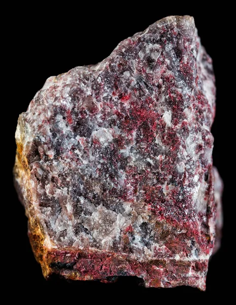 Siyah Bir Arkaplanda Izole Edilmiş Bir Mineralin Dikey Yakın Çekimi — Stok fotoğraf