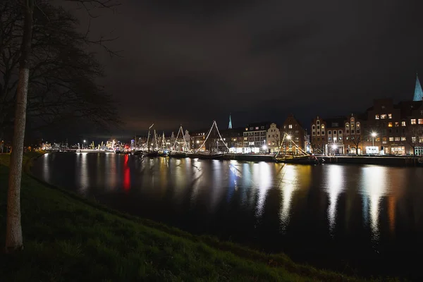 Bellissimo Porto Decorato Con Luci Natale Catturato Lubecca Germania — Foto Stock