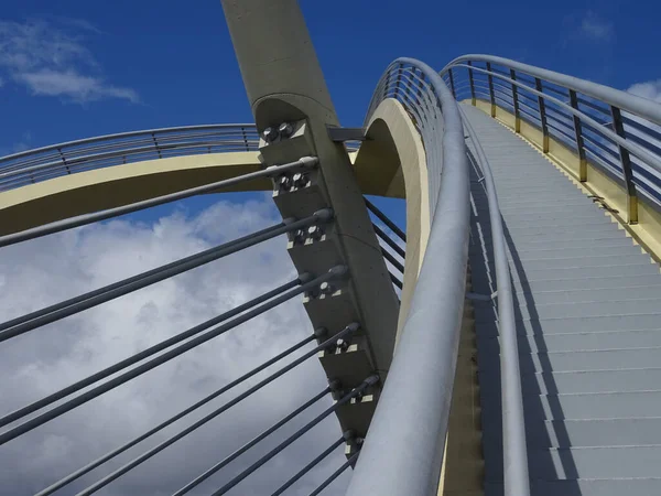 Дневной Мост Лестницей Пассажиров — стоковое фото