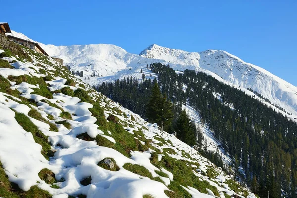 Захватывающий Вид Заснеженные Горы Альпбахтале Австрия — стоковое фото