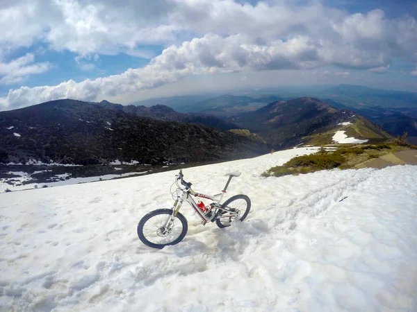 Una Bicicleta Nieve Durante Día — Foto de Stock
