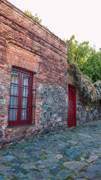 Plano Vertical Una Antigua Casa Las Calles Colonia Del Sacramento — Foto de Stock