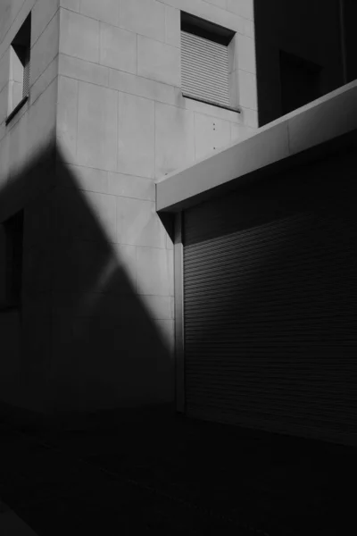 Black White Shot Facade Modern Building Sunlight — Stock Photo, Image