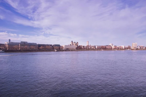 Una Bella Foto Degli Edifici Colonia Visti Attraverso Fiume Reno — Foto Stock