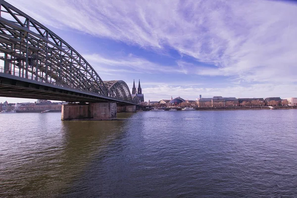 Krásný Záběr Most Hohenzollern Přes Řeku Rýn — Stock fotografie