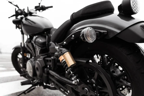 Una Motocicleta Deportiva Negra Estacionada Aire Libre —  Fotos de Stock