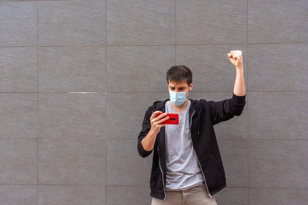 Een Close Van Een Jonge Man Met Een Sanitair Masker — Stockfoto