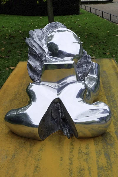 Londres Reino Unido Octubre 2014 Thomas Schuttes Escultura Aluminiumfrau Exposición — Foto de Stock
