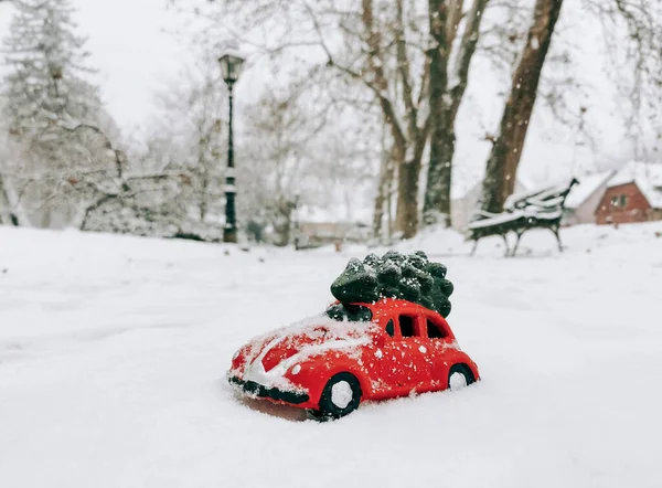 Árbol Navidad Coche Juguete Nieve — Foto de Stock