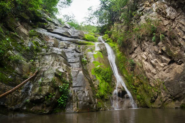 Cachoeira Salto Del Mico Cercada Por Rochas Villeta Colômbia — Fotografia de Stock