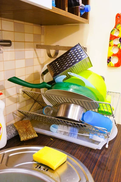 Poznan Poland Mar 2016 Pile Cleaned Dishes Different Brands Drying — Stock Photo, Image