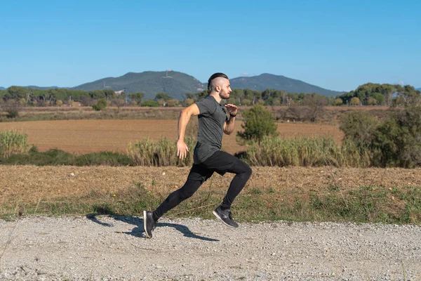 Atleta Correndo Trabalhando Dia Quente Ensolarado — Fotografia de Stock