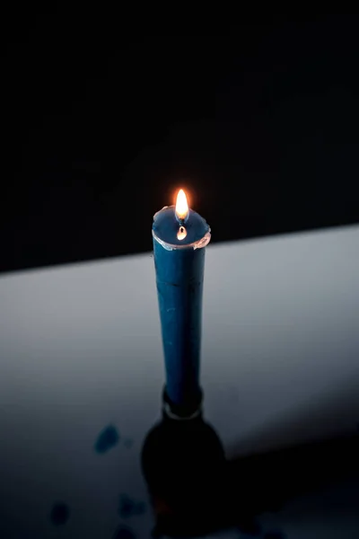Vertical High Angle Shot Long Burning Candle Glass Bottle — Stock Photo, Image