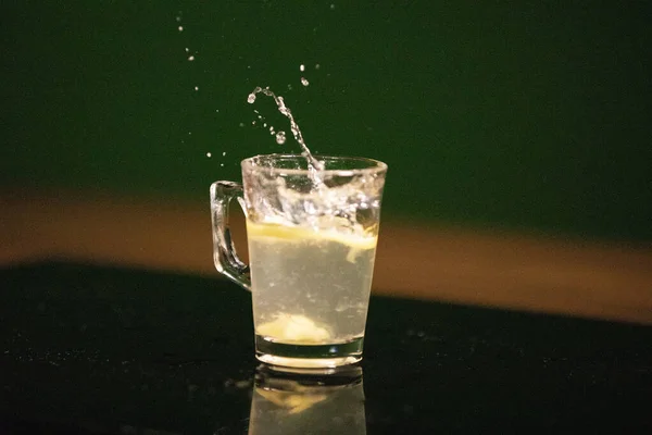 Een Glas Limoensap Bevat Vitamine Beste Drank Beschermen Tegen Corona — Stockfoto