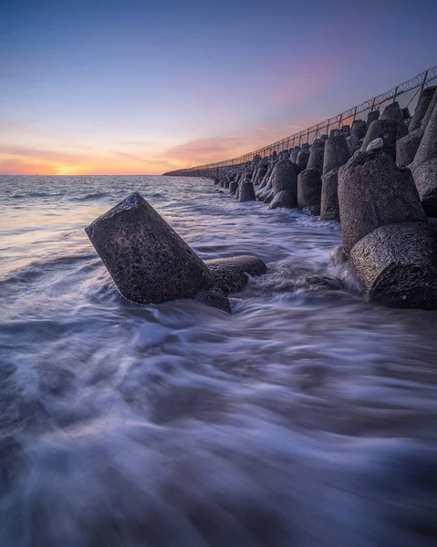 Vertical Shot Mesmerizing Sunset View Kelan Beach Inbali Indonesia — Φωτογραφία Αρχείου