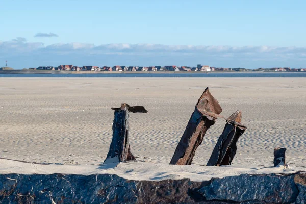 Uma Foto Seletiva Naufrágio Uma Praia Areia Norderney Alemanha — Fotografia de Stock