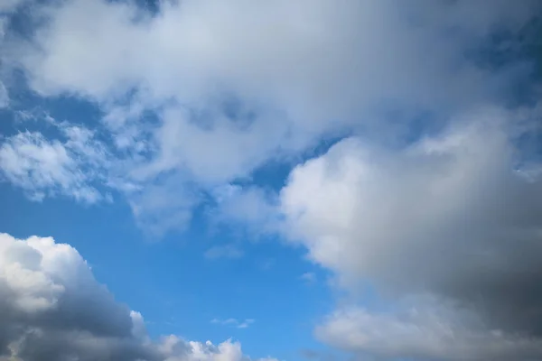 Hermoso Plano Cielo Azul Nubes Blancas — Foto de Stock