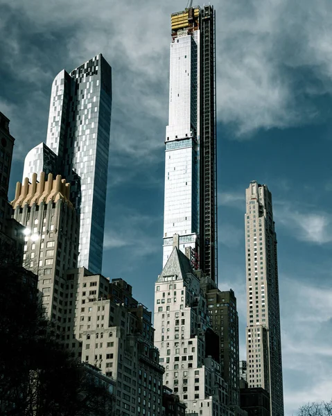 Архитектура Небоскребы Против Облачного Неба Нью Йорке — стоковое фото