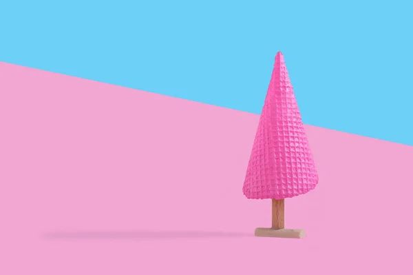 Creatief Concept Met Een Roze Ijskegel Als Kerstboom Een Kleurrijke — Stockfoto