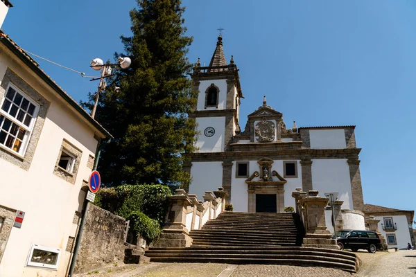Plano Ángulo Bajo Una Residencia Religiosa Histórica Con Escaleras — Foto de Stock