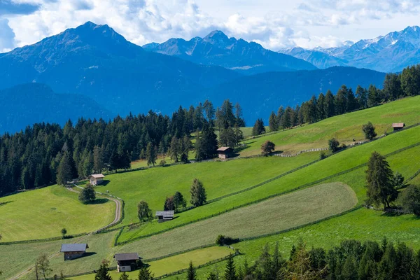 Een Luchtfoto Van Bergtoppen Zuid Tirol Dolomieten Italië — Stockfoto
