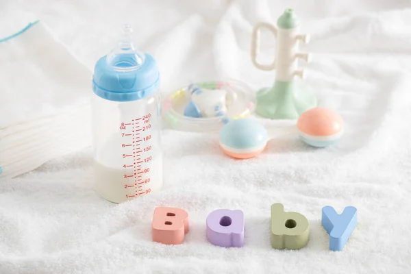 Palavra Bebê Feito Letras Madeira Produtos Infantis — Fotografia de Stock