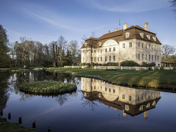 Branitz Castle Reflected Castle Pond — Stock Photo, Image