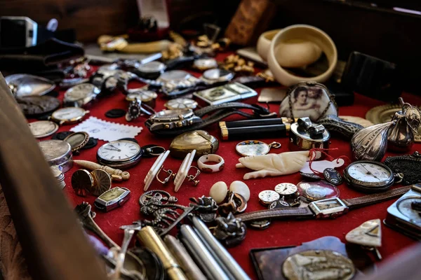 Closeup Different Vintage Watches Jewelry Red Surfac — Stock Photo, Image