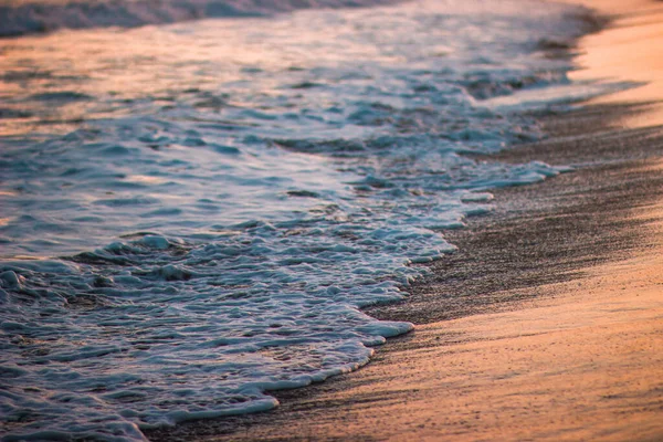 Beau Gros Plan Vagues Sur Plage — Photo