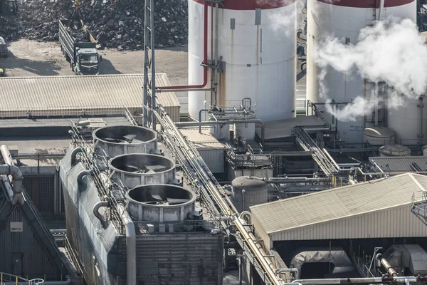 Plano Alto Ángulo Zona Fábricas Maquinaria Metal Chimeneas Humo — Foto de Stock