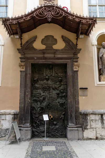 Disparo Vertical Puerta Catedral San Nicolás Liubliana Eslovenia — Foto de Stock