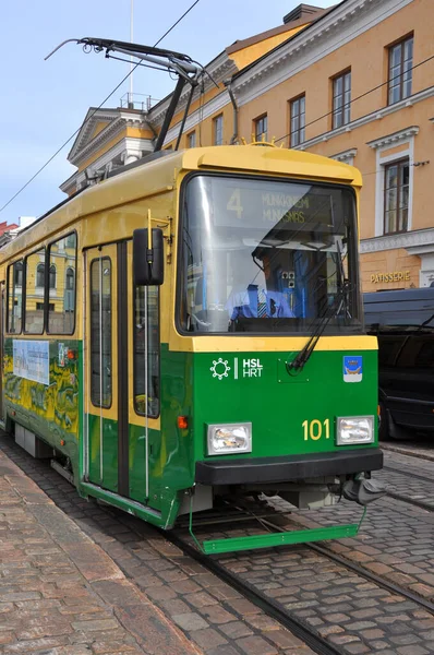 Helsingfors Finland Jul 2016 Kollektivtrafik Helsingfors Gröna Och Gula Spårvagn — Stockfoto