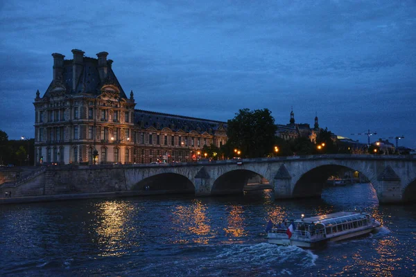 Widok Rzekę Pont Royal Seine Paryżu Ponurym Tle Dnia — Zdjęcie stockowe