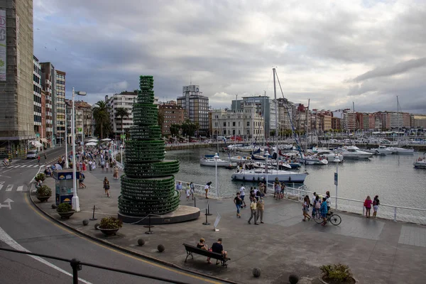 Gijn Espanha Outubro 2020 Cider Bottles Tower Sculpture Gijon Asturias — Fotografia de Stock