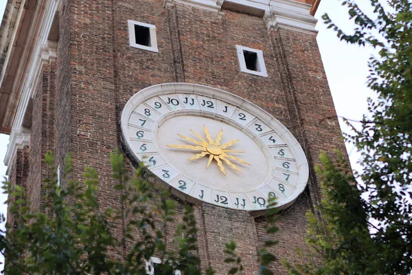 Närbild Klocktornet Klockan Campo Santi Apostoli Venedig — Stockfoto