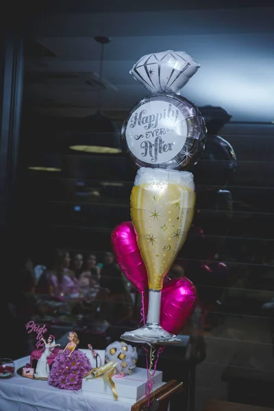 Disparo Vertical Los Globos Para Despedida Soltera Novia — Foto de Stock