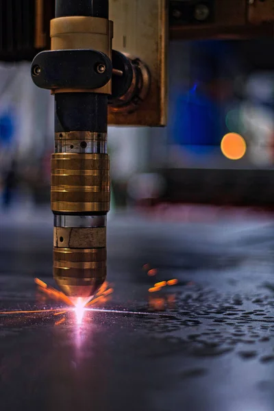 Tiro Vertical Cortador Laser Profissional Fábrica — Fotografia de Stock