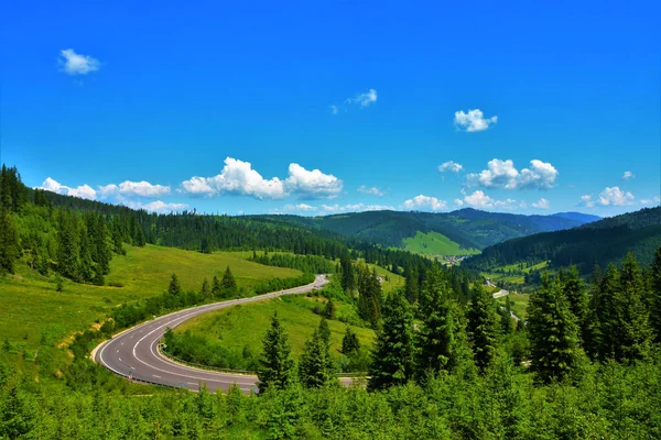 Una Vista Del Paisaje Montaña Del Paso Mestecanis Rumania Fondo — Foto de Stock