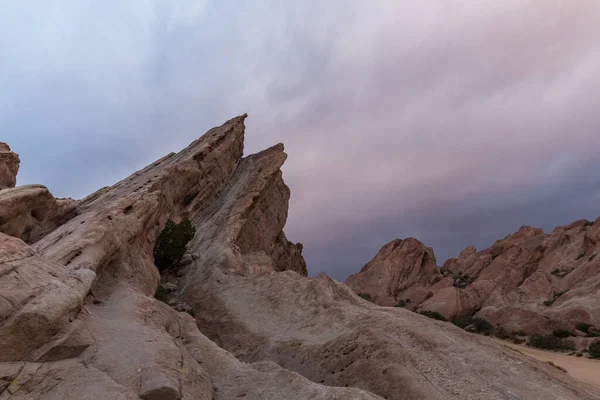 Die Felsigen Berge Des Naturparks Vasquez Rocks Kalifornien Gegen Den — Stockfoto