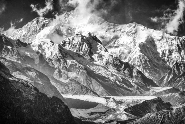 Ασπρόμαυρη Φωτογραφία Του Kanchenjunga Στα Σύνορα Ινδίας Και Κίνας — Φωτογραφία Αρχείου