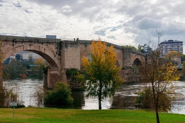 Uma Bela Foto Ponte Romana Sobre Rio Mio Cidade Ourense — Fotografia de Stock