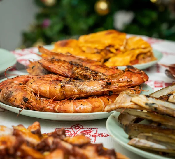 Closeup Deliciously Cooked Caridean Shrimps Spices Plate Table — Stock Photo, Image