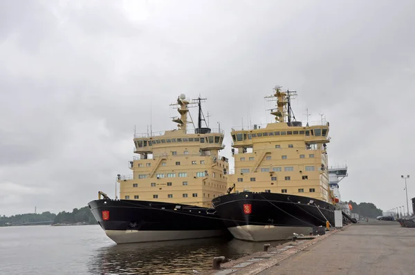 Helsinki Finlândia Jul 2016 Dois Grandes Navios Quebra Gelo Atracados — Fotografia de Stock