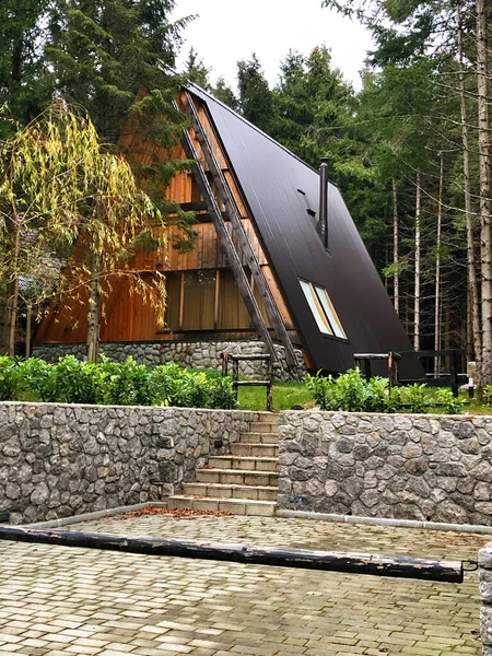 Eine Schöne Kleine Frame Holzhütte Wald — Stockfoto