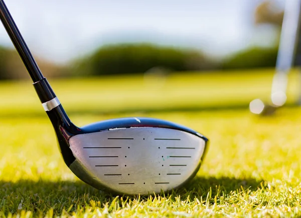 Ein Flacher Fokus Eines Golfschlägers Auf Einem Golfplatz — Stockfoto
