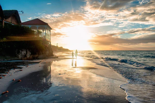 Female Child Walking Coast Sunset Time — Stock Photo, Image