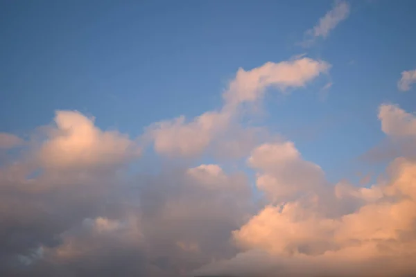 Sebuah Gambar Indah Langit Biru Berawan — Stok Foto