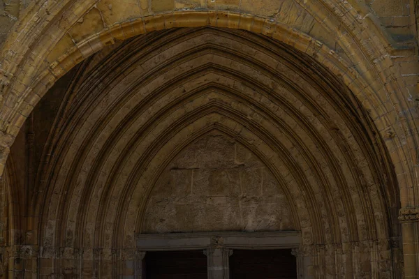 Een Close Van Boogdeur Van Prachtige Kathedraal Van Saint Mary — Stockfoto