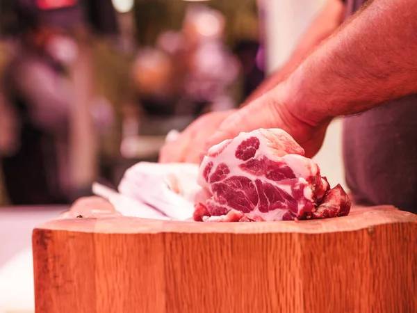 Closeup Man Hands Cutting Raw Meat Wooden Board — Stock Photo, Image